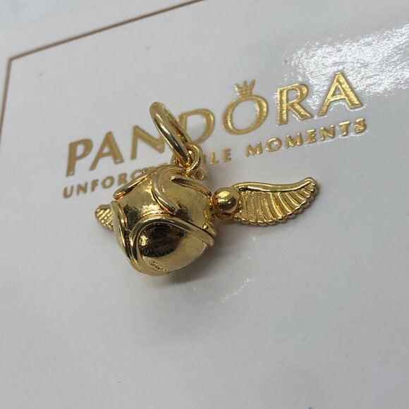 🌞📖PPandora Harry Potter, Golden Snitch Pendant - Picture 2 of 4